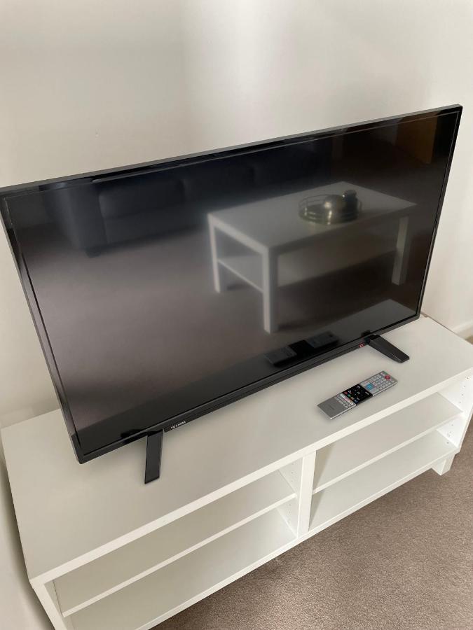 Modern 2-Bed Apartment In The Heart Of Salford Quays 外观 照片