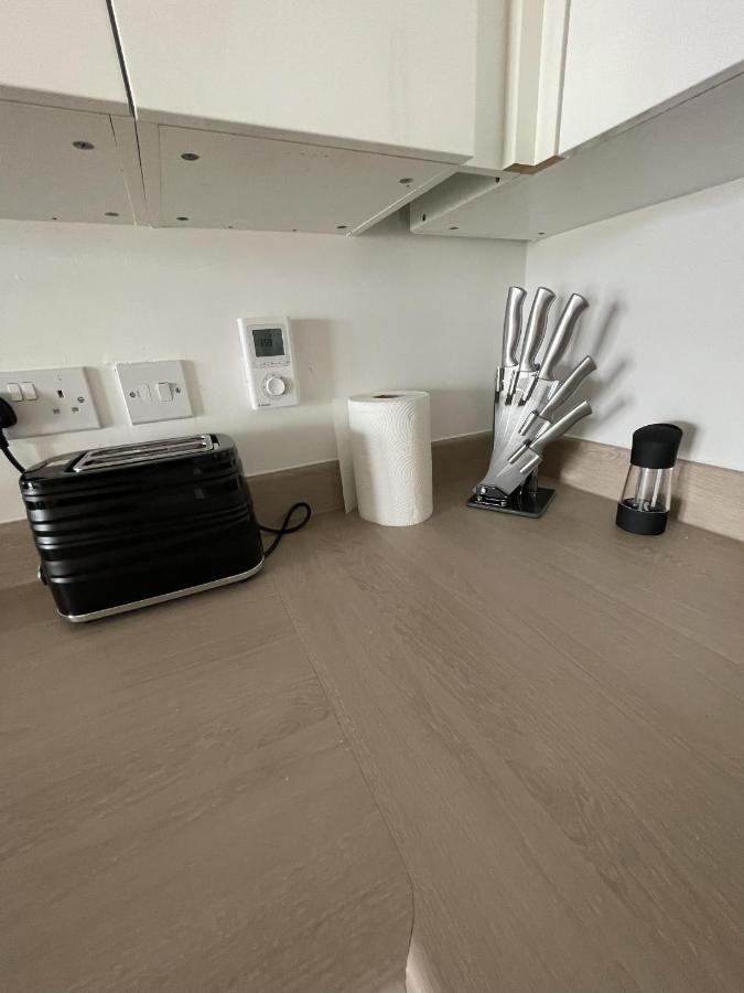 Modern 2-Bed Apartment In The Heart Of Salford Quays 外观 照片