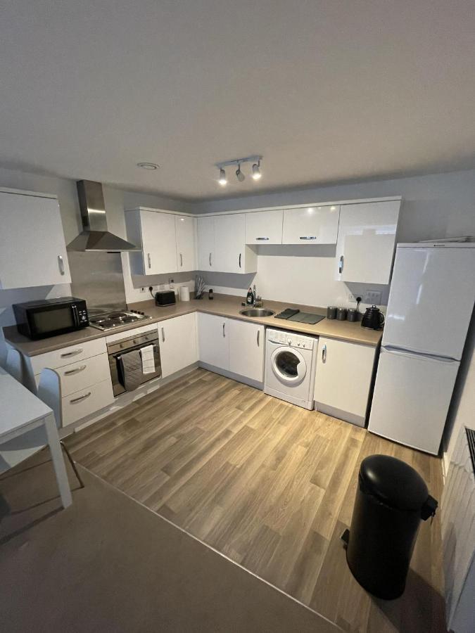 Modern 2-Bed Apartment In The Heart Of Salford Quays 外观 照片