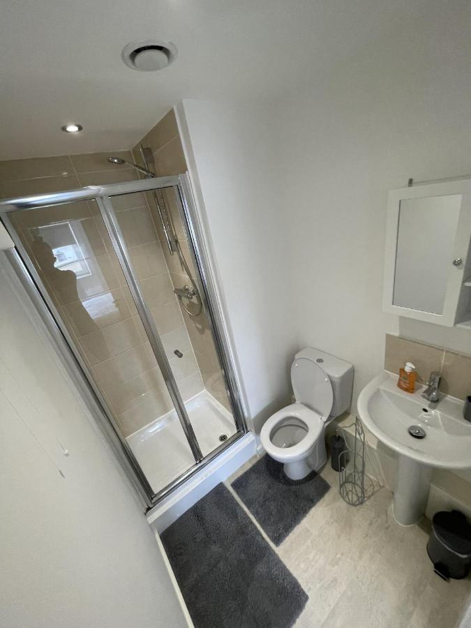 Modern 2-Bed Apartment In The Heart Of Salford Quays 外观 照片