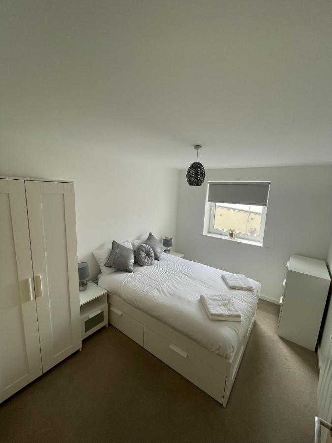 Modern 2-Bed Apartment In The Heart Of Salford Quays 外观 照片
