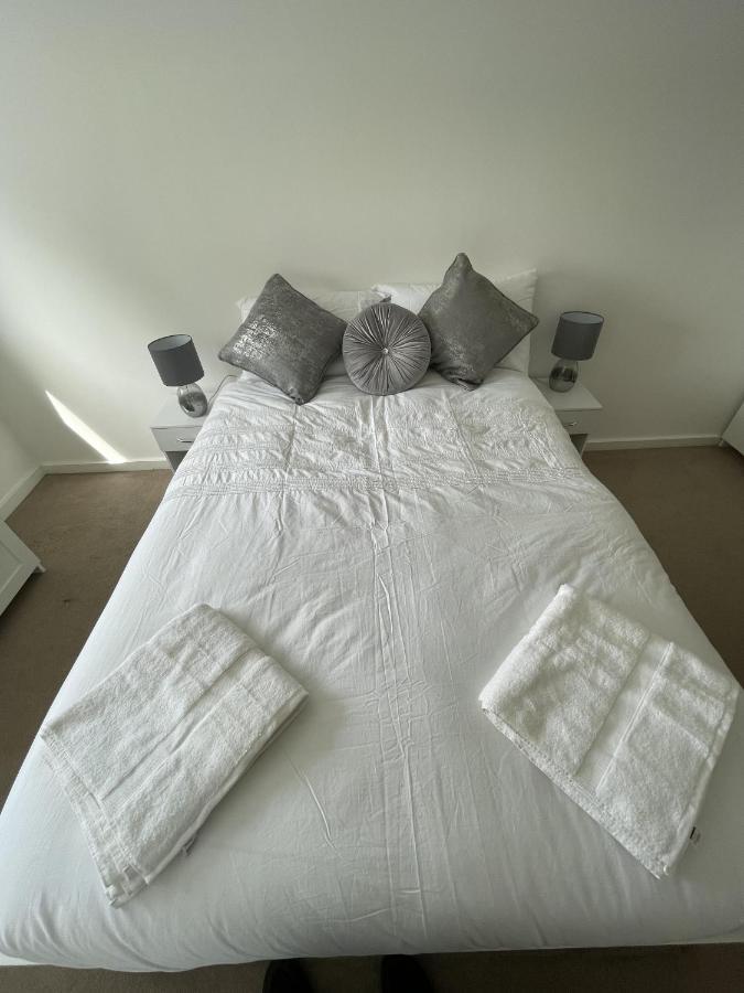 Modern 2-Bed Apartment In The Heart Of Salford Quays 外观 照片