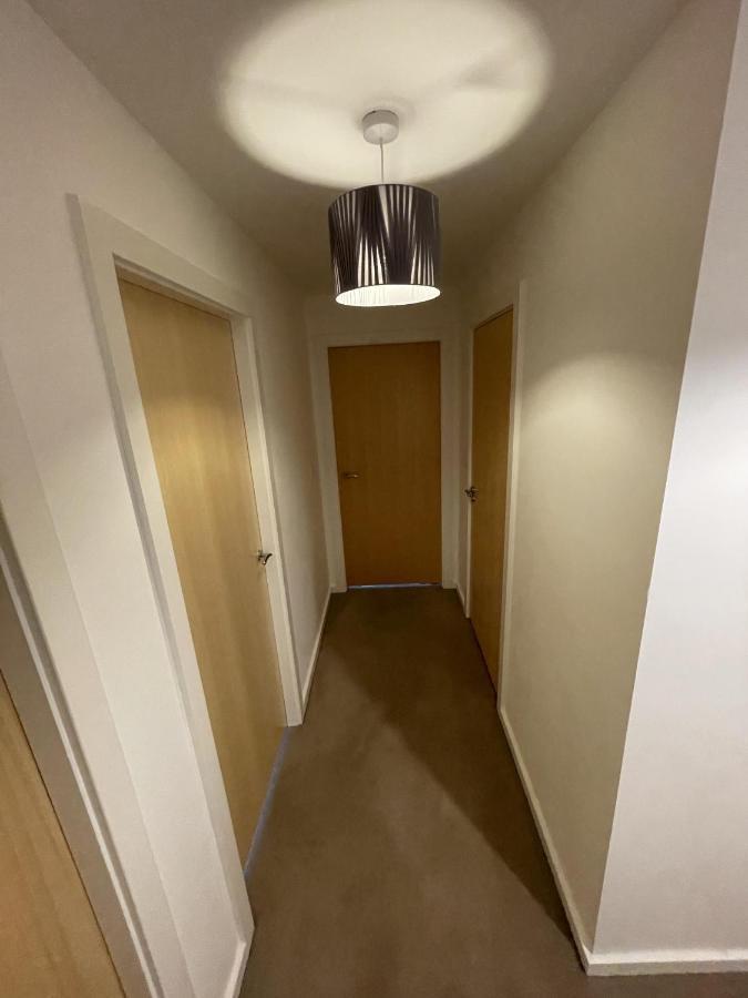 Modern 2-Bed Apartment In The Heart Of Salford Quays 外观 照片
