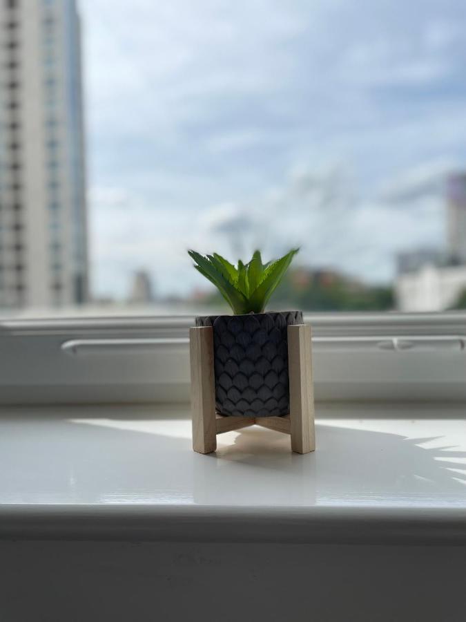 Modern 2-Bed Apartment In The Heart Of Salford Quays 外观 照片