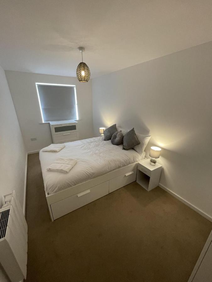 Modern 2-Bed Apartment In The Heart Of Salford Quays 外观 照片