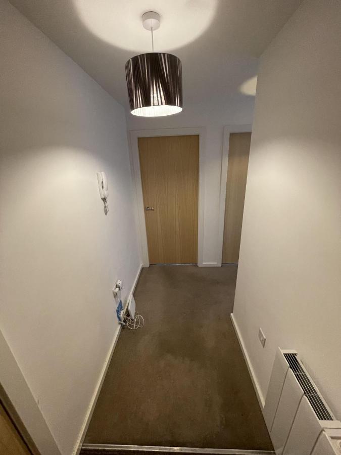 Modern 2-Bed Apartment In The Heart Of Salford Quays 外观 照片